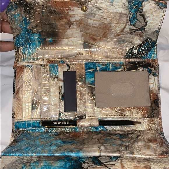 ❌SOLD❌Brahmin Wallet - Picture 2 of 3